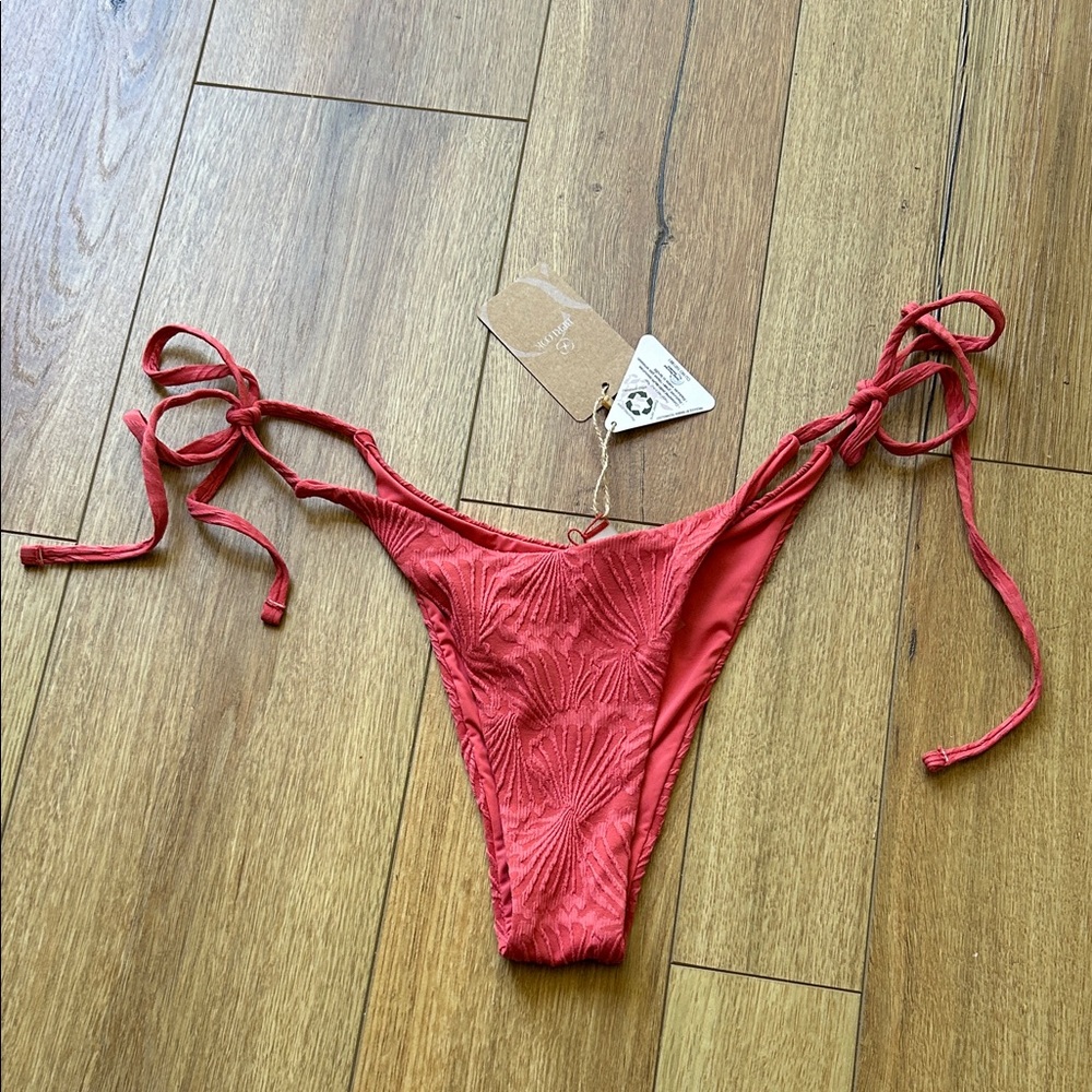 Berlook Bikini Bottom with Tie Sides size m coral
